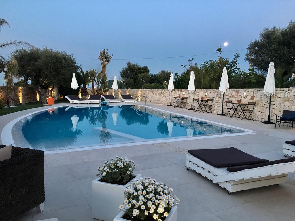Carone Suite-Charme&Pool Polignano a Mare Exteriör bild