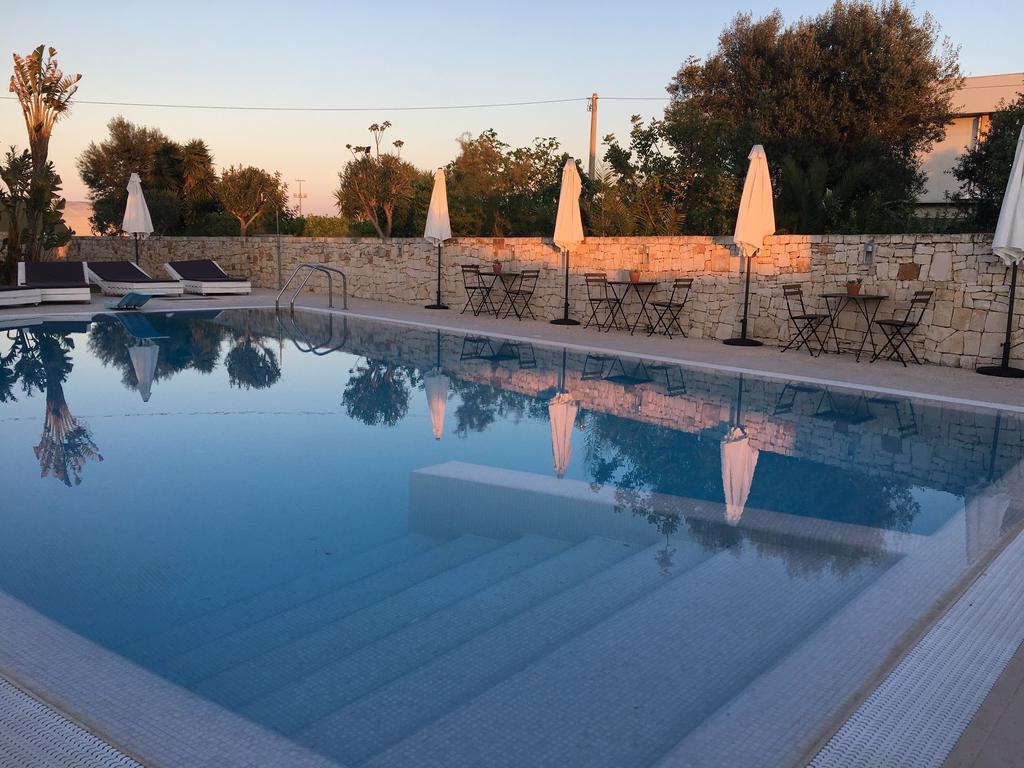 Carone Suite-Charme&Pool Polignano a Mare Exteriör bild